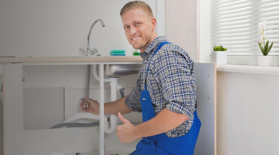 Expert burst pipe repair services in Wolfe City, TX